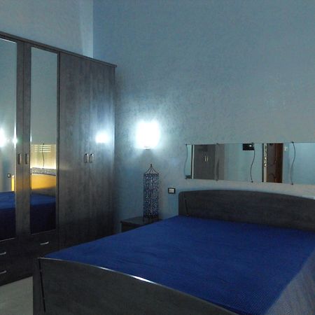 Bed And Breakfast Via Leuca Lecce Habitación foto